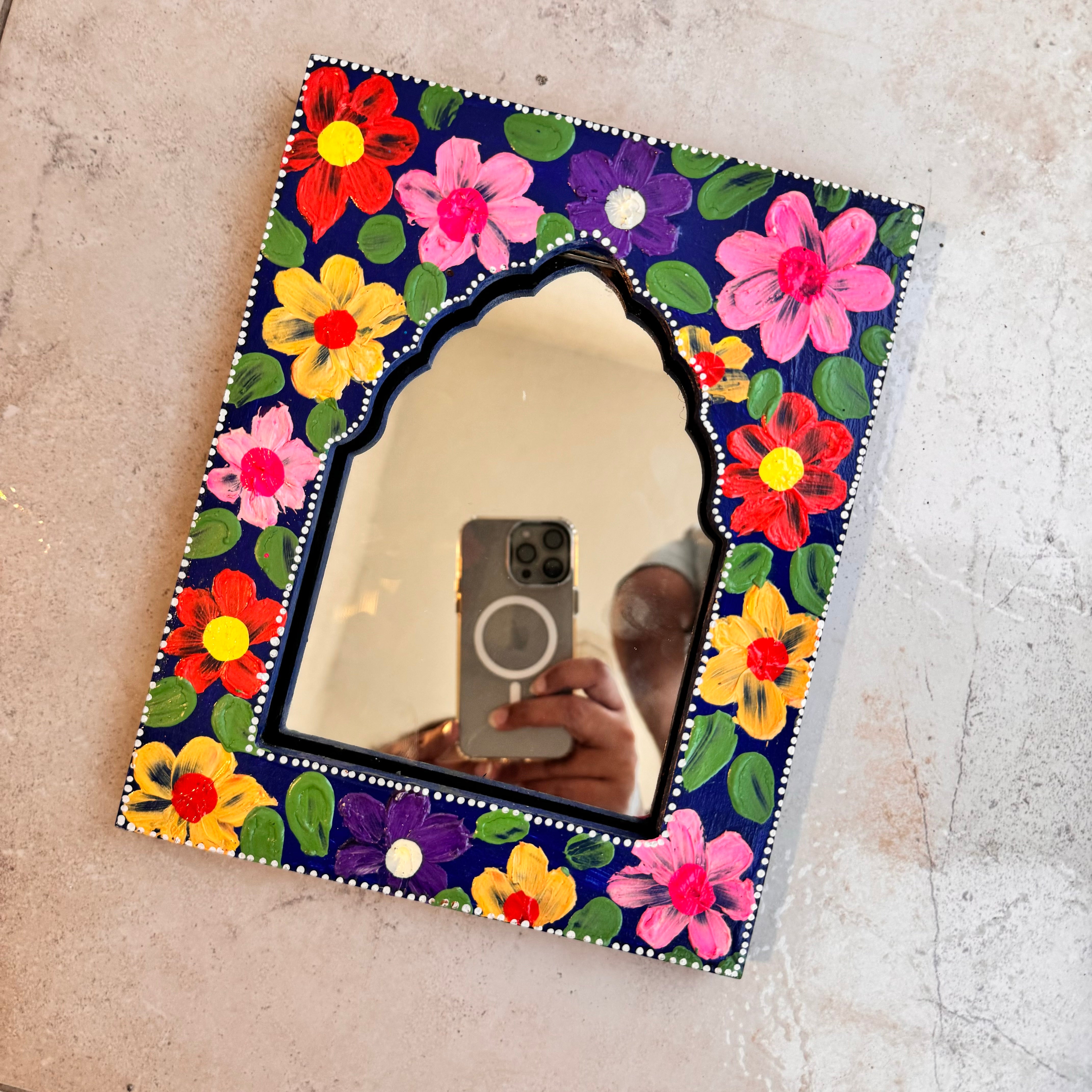 Pholkaari Mirror
