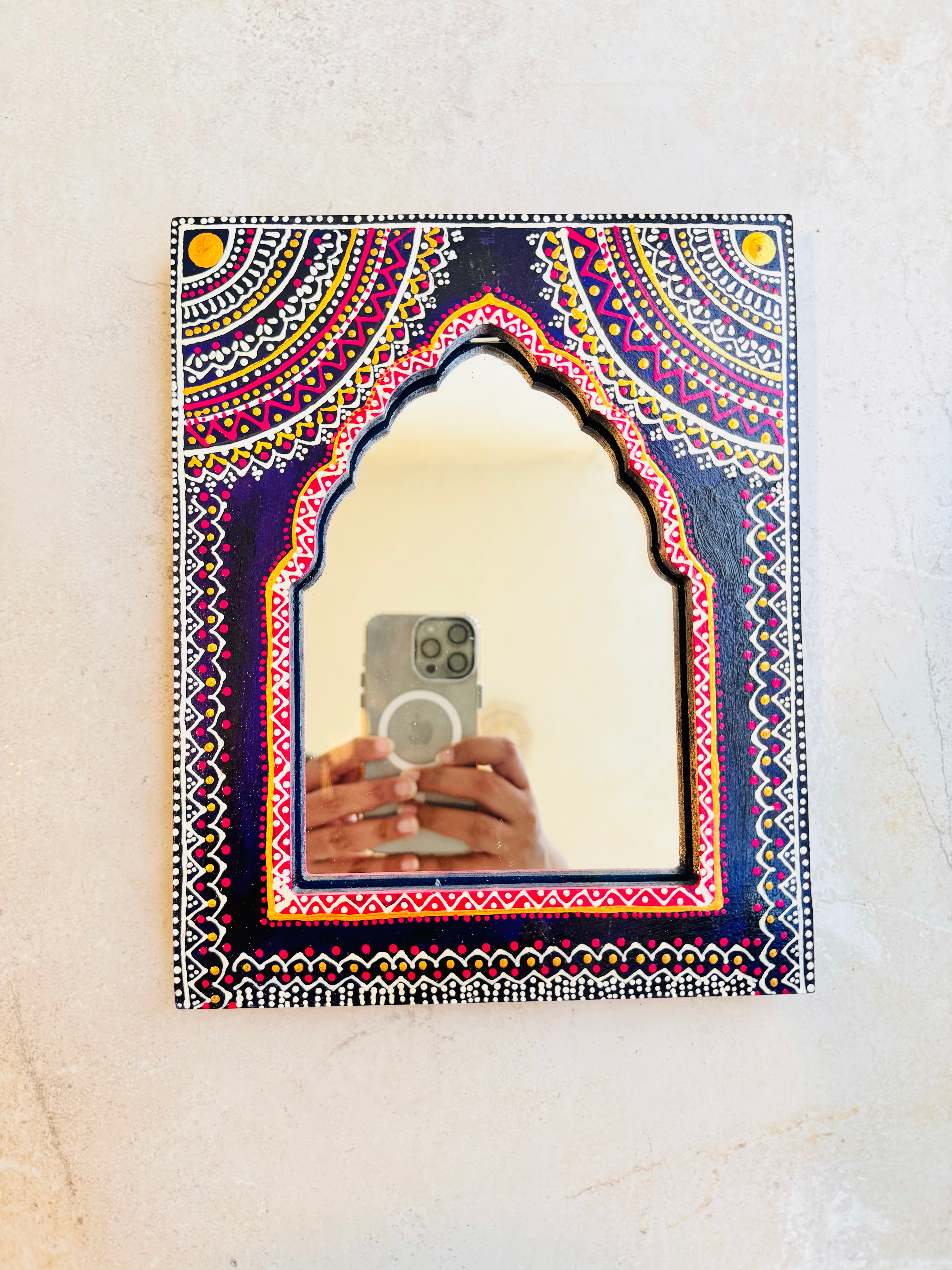 Pholkaari Mirror