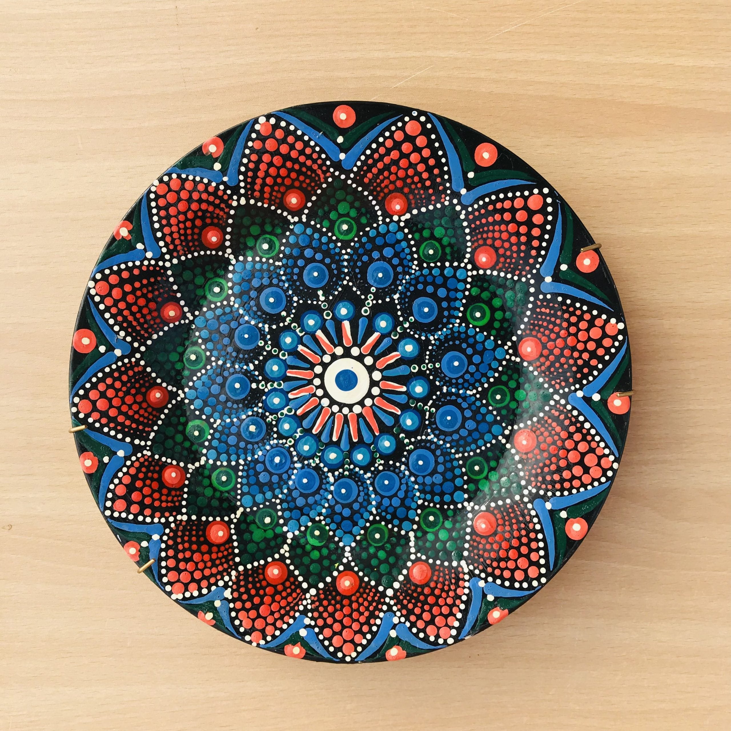 Single Wall Hanging Plate