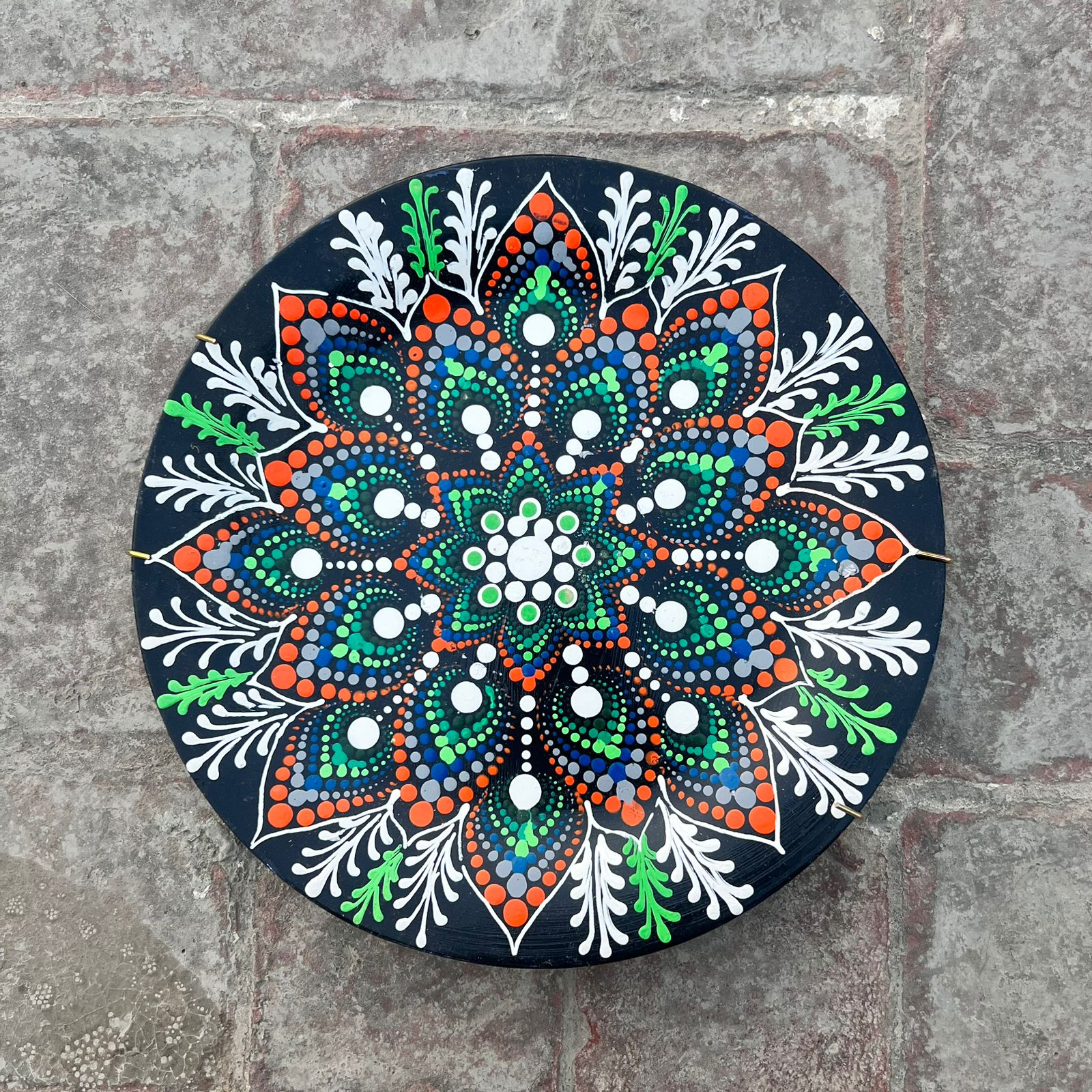 Single Wall Hanging Plate